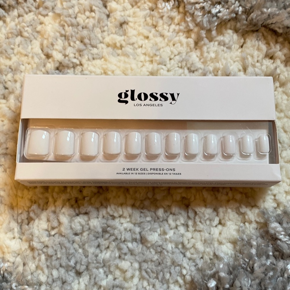 NEW NEVER OPENED Glossy Gel Nail Set